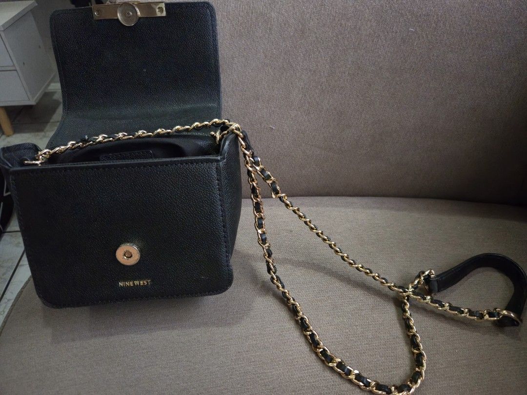 Used Nine west sling (Category: Cross-body Bags) located in Cainta. Submitted by nessft (Listing ID 1389296699, Image 3). Description: orig. used. see pix for flaws..