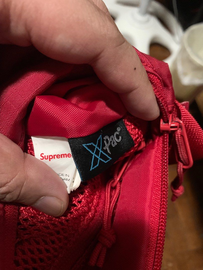 Used Supreme Logo shoulder bag (Category: Sling Bags) located in Paranaque City. Submitted by rysauto (Listing ID 1389219796, Image 2). Description: For sale Used Supreme Logo shoulder bag No issues Bought from stockX 4000.