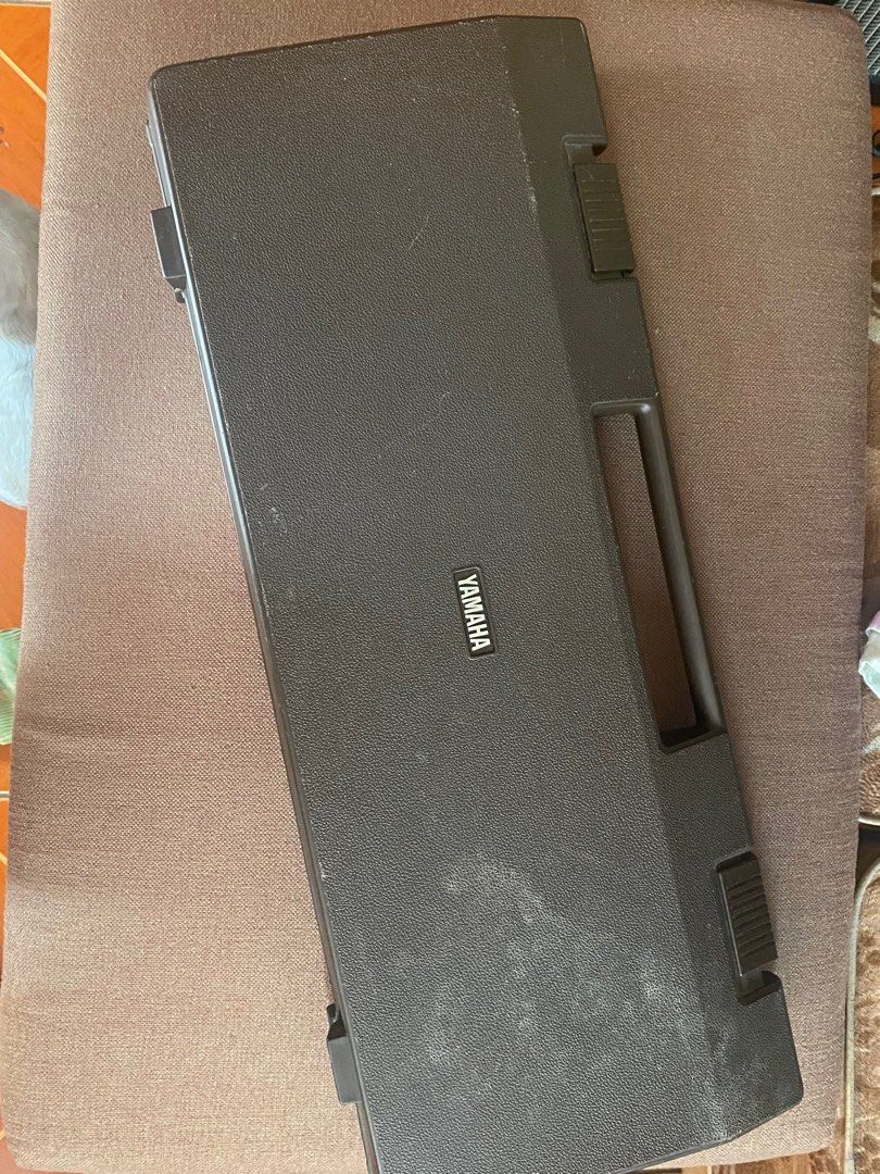 Yamaha PortaSound PC-100 (Category: Musical Instruments) located in Baguio. Submitted by ascx_budgetbox (Listing ID 1389131323, Image 2). Description: Vintage Yamaha PortaSound PC-100 Small sized portable keyboard No power cord 9/10 Condition RFS: Nakatambak lang.