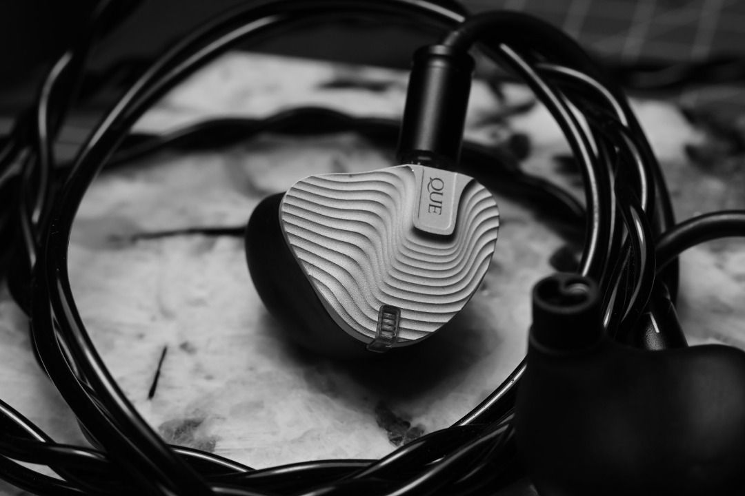 Yu9 Audio QUE HiFi IEM - 1DD + 3BA Hybrid In-Ear Monitor, Audio