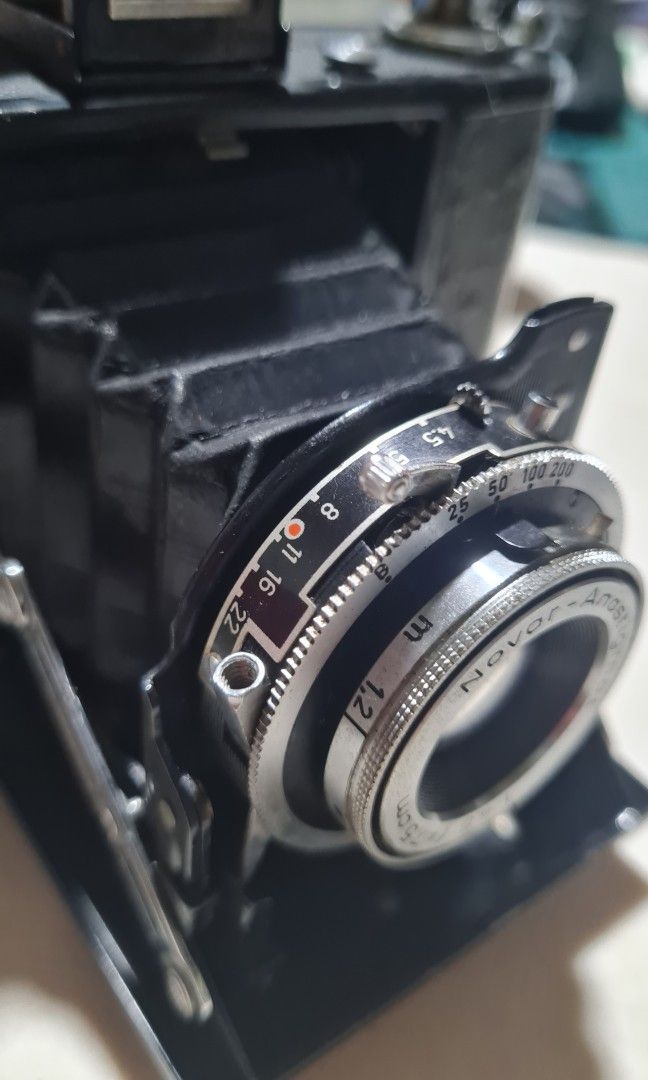 ZEISS IKON FORDABLE VINTAGE CAMERA c1945 (Category: Cameras) located in Quezon City. Submitted by lobaman (Listing ID 1389171201, Image 2). Description: zeiss ikon foldable camera c1945.
