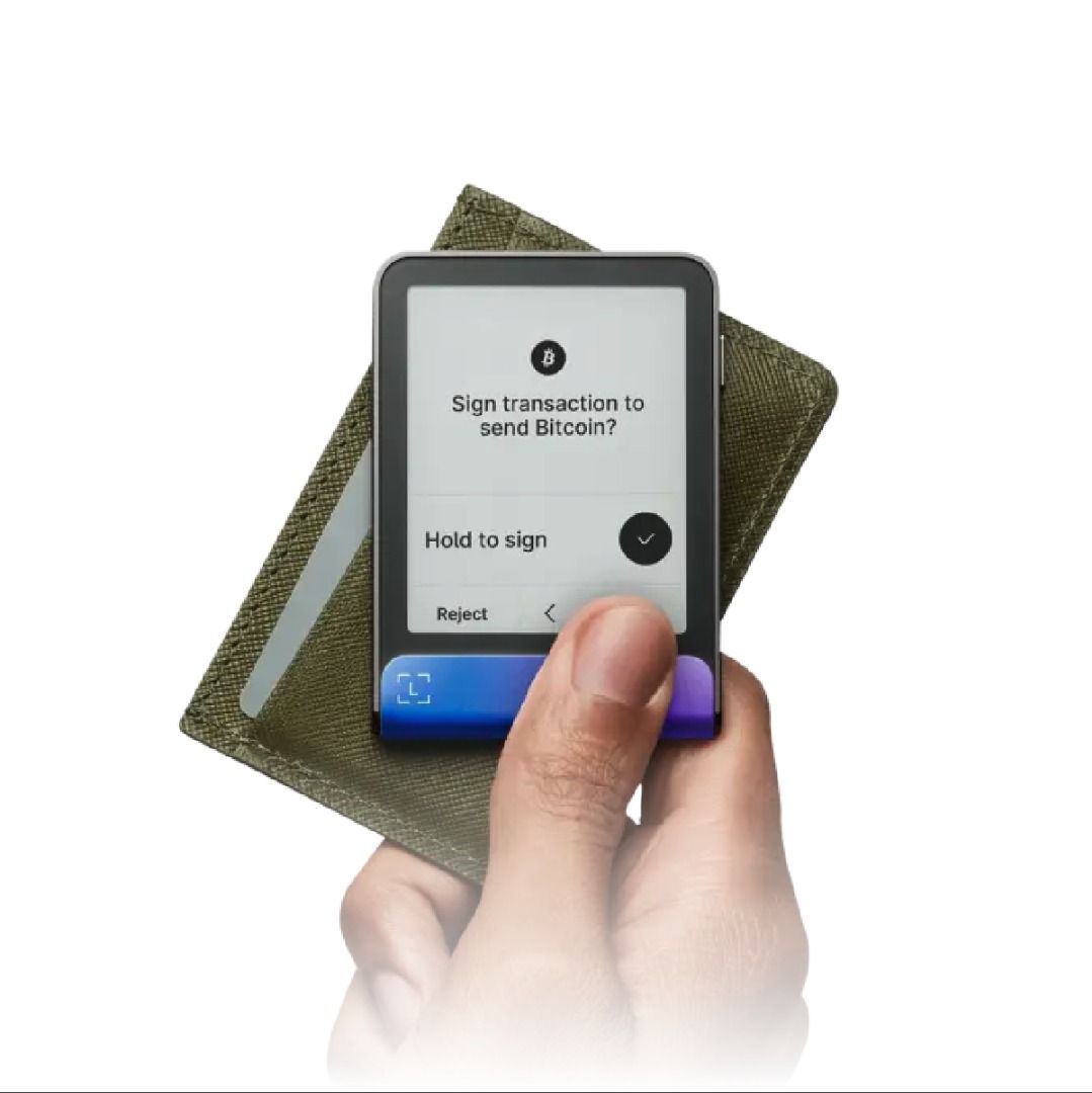 📍全新現貨LEDGER Flex™ E Ink® 安全觸控螢幕冷錢包手指錢包Bitcoin Wallet 比特幣離線錢包-  海王星藍(包含Ledger Recovery Key), 電腦＆科技, 電腦周邊及配件, 其他- Carousell