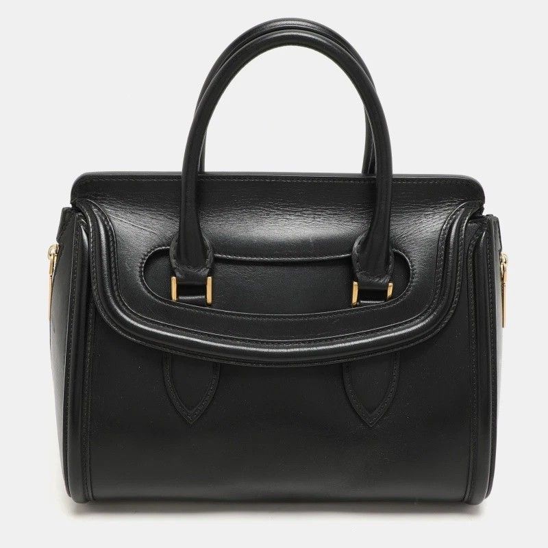 Alexander McQueen Black Leather Medium Heroine Satchel (Category: Luxury Bags & Wallets) located in Manila. Submitted by street_wear (Listing ID 1389397794, Image 1). Description: Alexander McQueen Black Leather Medium Heroine Satchel 95% New.