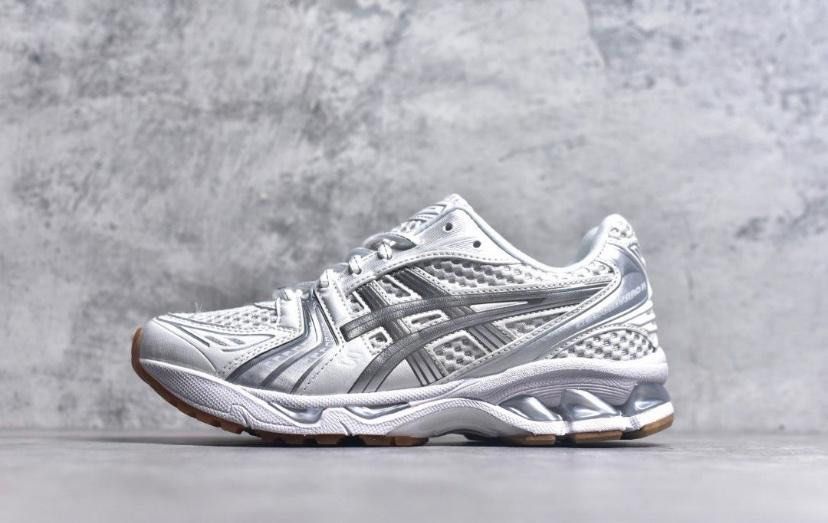 ASICS Gel-Kayano 14 A.P.C. White Pure Silver running shoes (Category: Sneakers) located in Singapore. Submitted by outletangels (Listing ID 1389313436, Image 3). Description: 🚨FLASH SALES ! 🔥DM while sales , stocks & sizes lasts ! 🤍FREE doorstep delivery 🍀BRAND NEW , ALL SIZES AVAILABLE 💞Second pair discounted ✨original factory outlet products Why Us ? 😊1,000+ REVIEWS & happy customers 💯QUALITY & PRICE.