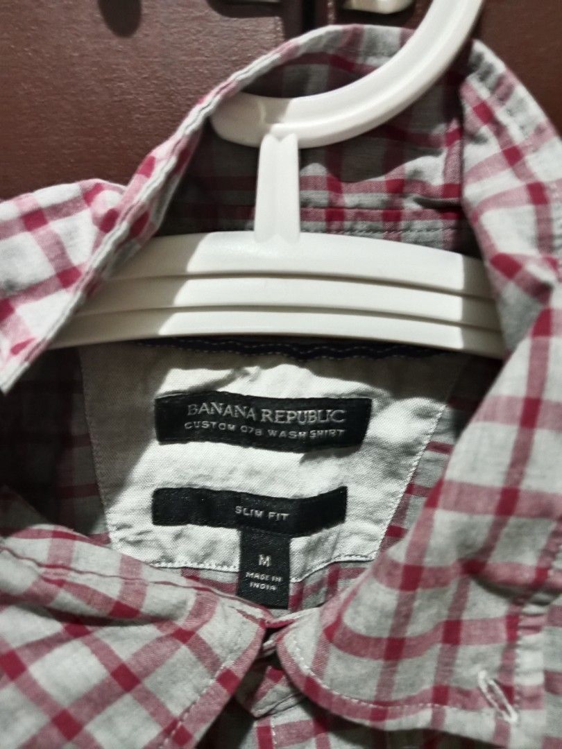 Banana Republic polo (Category: Tshirts & Polo Shirts ) located in Quezon City. Submitted by ryanchestercamacam (Listing ID 1389302057, Image 3). Description: Banana Republic Button down polo M on tag dimensions: shoulder 18 : length 29 cm.