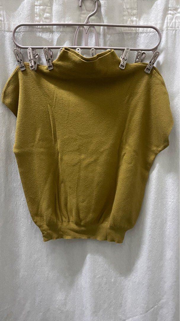 Bangkok Market Knitted Top (Category: Shirts) located in Quezon City. Submitted by g.ambulo (Listing ID 1389407111, Image 3). Description: Bought from Bangkok Market Knitted turtle neck top Fits Size Small to Medium Colors: Brown, Beige, Mustard Yellow Php 175 per piece Php 500 for all three pieces .