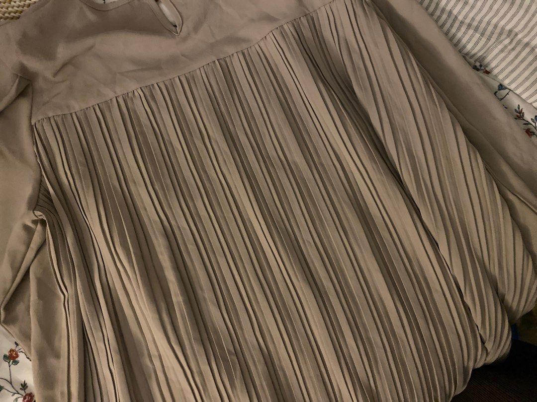 BLOUSE MNB (Category: Blouses) located in Seremban. Submitted by sherpss (Listing ID 1389458913, Image 2). Description: .