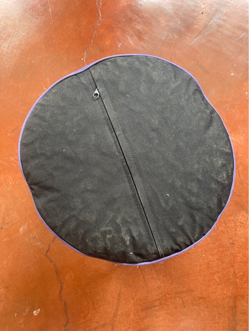 Chair pillow for kids (Category: Babies & Kids Fashion) located in Pasig City. Submitted by limjeda (Listing ID 1389309932, Image 1). Description: Needs cleaning Decluttering Good for small kids while studying and eating. Makapal ang tela. Location: pasig city Ready for lalamove and pickup Gcash payment upon pickup.