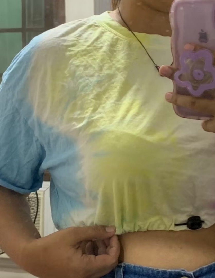 Crop Top (Category: Others Tops) located in Rizal. Submitted by rmrkshmc (Listing ID 1389444662, Image 2). Description: •last price na po yan •bust: best fit up to 38" •length: 17" •mop: gcash •loc: Mayamot, Antipolo.