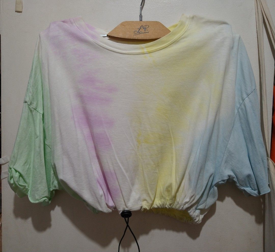 Crop Top (Category: Others Tops) located in Rizal. Submitted by rmrkshmc (Listing ID 1389444662, Image 3). Description: •last price na po yan •bust: best fit up to 38" •length: 17" •mop: gcash •loc: Mayamot, Antipolo.