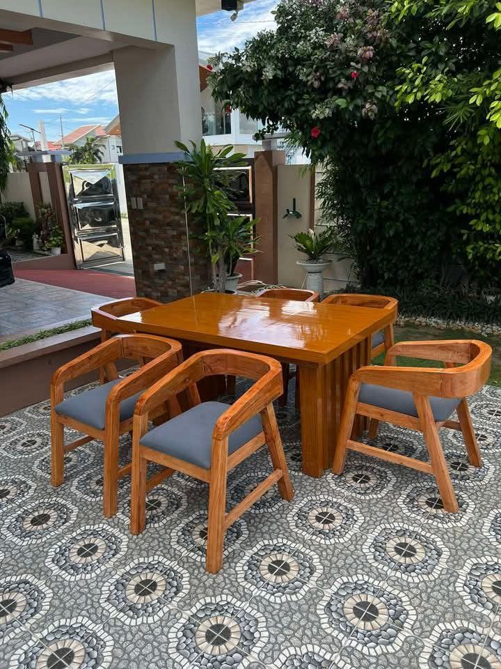 ELEGANT MAHOGANY DINING TABLE WITH TOP GLASS (Category: Tables & Sets) located in Mabalacat. Submitted by arlenemamangun01 (Listing ID 1389394043, Image 1). Description: High-quality Dining table set at an affordable price👌 Materials used: 📌Gemelina & mahogany wood 📌Uratex foam 📌German leather & fabric 📌Duco paint finished MADE TO ORDER⚒️ FREE TOP GLASS😍 COD & FREE DELIVERY 4 seater (3ft by 4ft) 6 seater (3ft by 5ft) 8 seater (3ft by 6ft) 1