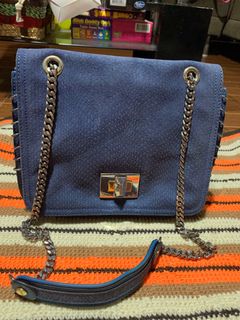 (Category: ) located in . Submitted by love2loved (Listing ID 1389423475, Image 1). Description: .