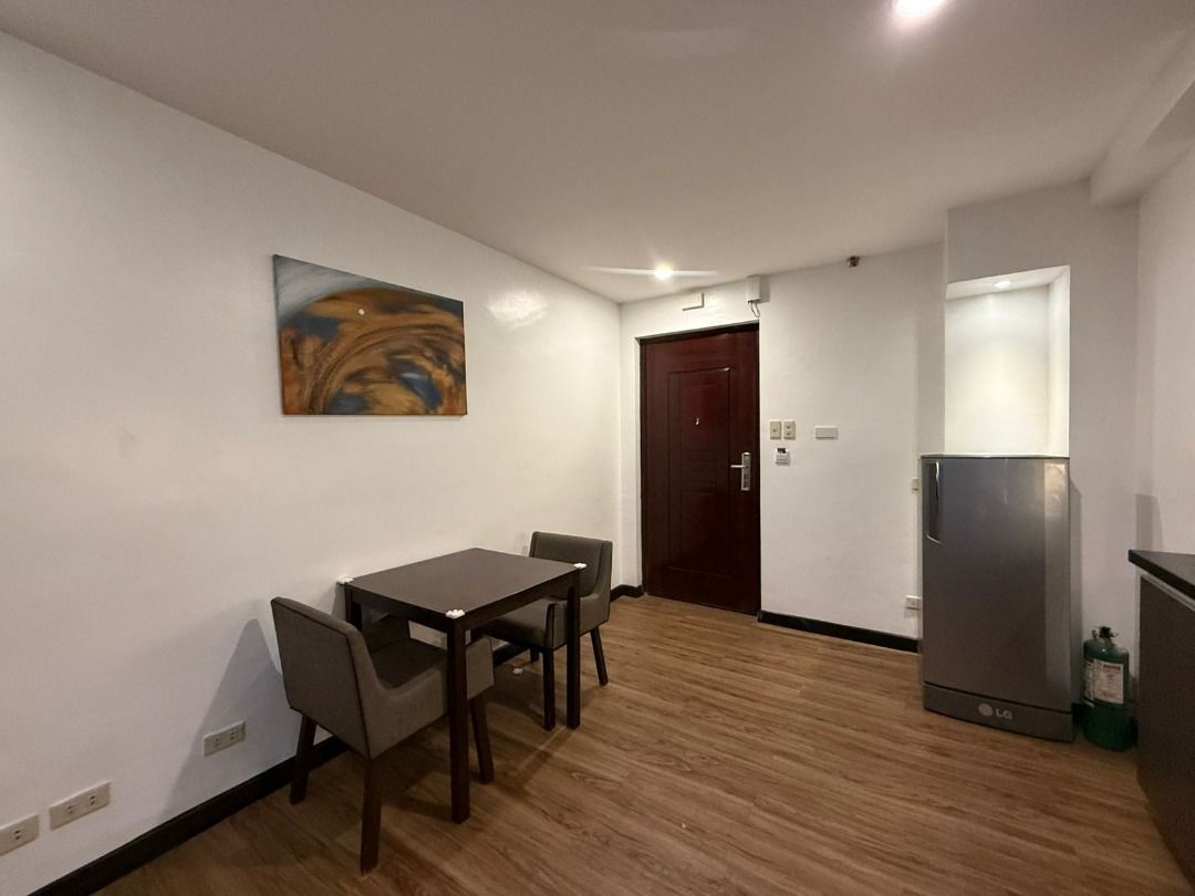 Fort Palm Spring - Small Office / Home Office (SOHO) Unit (Category: Apartments & Condos) located in Manila. Submitted by call_09053601049 (Listing ID 1389376968, Image 3). Description: Fort Palm Spring - Small Office / Home Office (SOHO) Unit FOR LEASE – Small Office / Home Office (SOHO) 📍 Fort Palm Spring, 6th Floor, BGC 📐 37 sqm | Fully Furnished 💰 ₱30,000/month (Inclusive of Association Dues) plus vat ✅ Furnished & Ready for Move-In ✅ Idea
