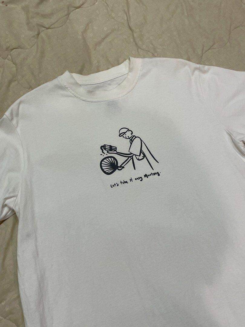 Futuremade Studio Tee (Category: Tshirts & Polo Shirts) located in Bukit Mertajam. Submitted by yeeshun_ (Listing ID 1389448750, Image 1). Description: .