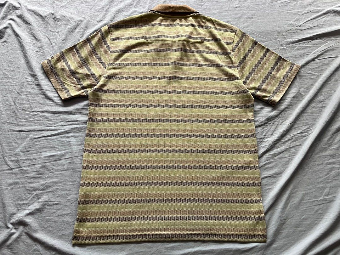 Izod green golf polo shirt (Category: Tshirts & Polo Shirts ) located in Quezon City. Submitted by teesnpolos (Listing ID 1389400015, Image 2). Description: See pictures for condition and measurements Location: qc MOD: arranged by buyer/ can be coordinated in chat MOP: bank transfer/gcash.