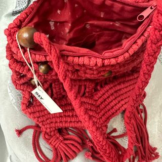 Jennie Ruby red 全新日本潮牌SLY未剪牌民族風紅木珠織藤流蘇袋 購自日本 原價過千64216421244673110