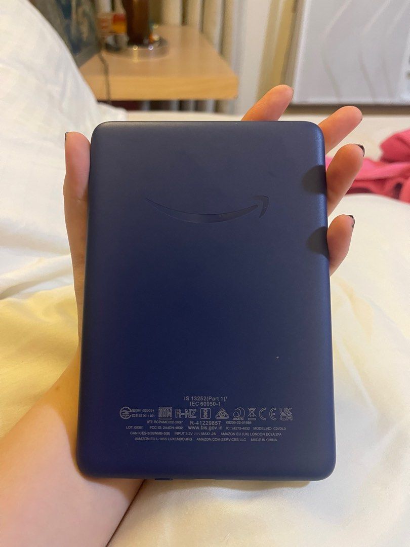 Kindle 11th Generation 2022 6 inch (Category: E-Readers) located in Manila. Submitted by bella689 (Listing ID 1389458927, Image 2). Description: bought on - May 13, 2025 original price - ₱11,195.00 comes with screen protector and clear case rfs: prefer physical books :((.