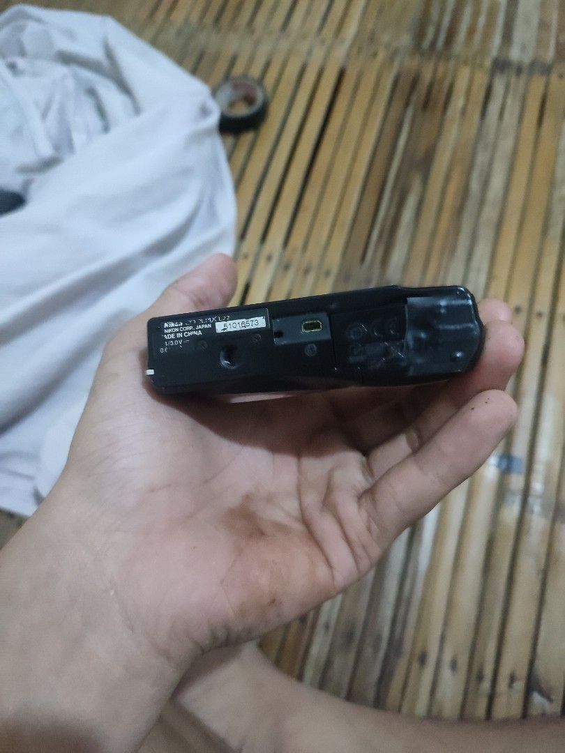 nikon coolpix l22 (Category: Cameras) located in Manila. Submitted by gigipieen (Listing ID 1389484760, Image 2). Description: NIKON COOLPIX L22 4,000 FEATURES: 12.10 Mega Pixel 3.6x Zoom-NIKKOR glass lens. 3.0-inch TFT LCD monitor. CCD Sensor INCLUSION: Unit Battery (double A) Charger SD CARD digicam pouch ISSUE: battery door needs tape, yun lang. 8/10 cosmetics can do vc lalamove and jnt meetup here sa sm dasma.
