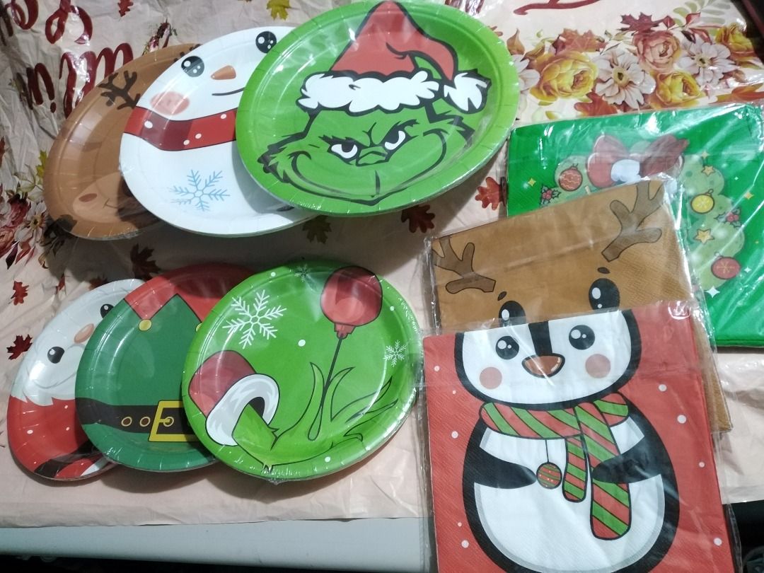 PARTY PLATES W/ TABLE NAPKIN, 3 SETS (Category: Dinnerware & Cutlery) located in Taguig. Submitted by juls0607 (Listing ID 1389415344, Image 1). Description: Party Plates and table napkin (big & small plates) Plates sealed 10pcs. Napkin 19 & 20 pcs. 3SETS FOR 150.00 Price less compare to supermarket..