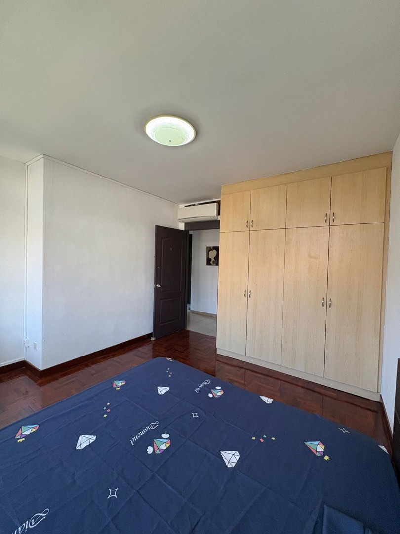 (Category: ) located in . Submitted by ideal_home_chewy (Listing ID 1389402190, Image 1). Description: .