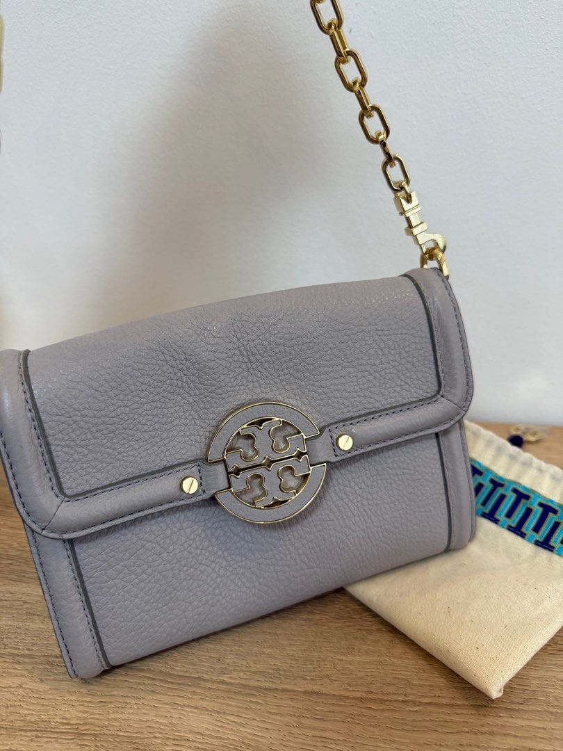 TORY BURCH WALLET ON CHAIN (Category: Luxury Bags & Wallets) located in San Pedro. Submitted by chrizzellebernardino (Listing ID 1389392205, Image 2). Description: 100% guaranteed authentic With tory burch dustbag.