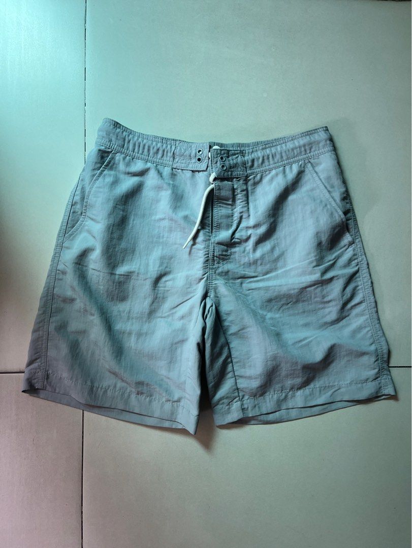Uniqlo Light Grey Board Shorts (Category: Swim Trunks & Board Shorts) located in Paranaque City. Submitted by sisle (Listing ID 1389343345, Image 1). Description: .
