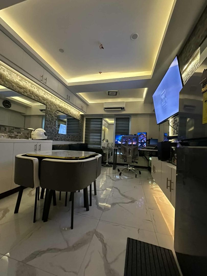 Victoria Sports Tower (Category: Apartments & Condos) located in Caloocan City. Submitted by mylaroses24267 (Listing ID 1198765199, Image 2). Description: Looking for a cozy L-shape flat? Head over here now!! Be our lucky renter and enjoy the serenity this condo brings. No more worries!! Enjoy this flat with BRAND NEW furniture and appliances only for P27,000!!! Located in Victoria Sports Tower, Quezon City - Adjacent to Kamuning MRT Station - fu