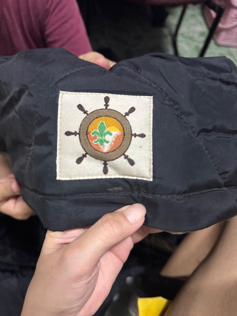Vintage Camping Sleeping bag (Category: Hiking & Camping) located in Las Pinas. Submitted by nekomeow22 (Listing ID 1389435268, Image 2). Description: -never been used.