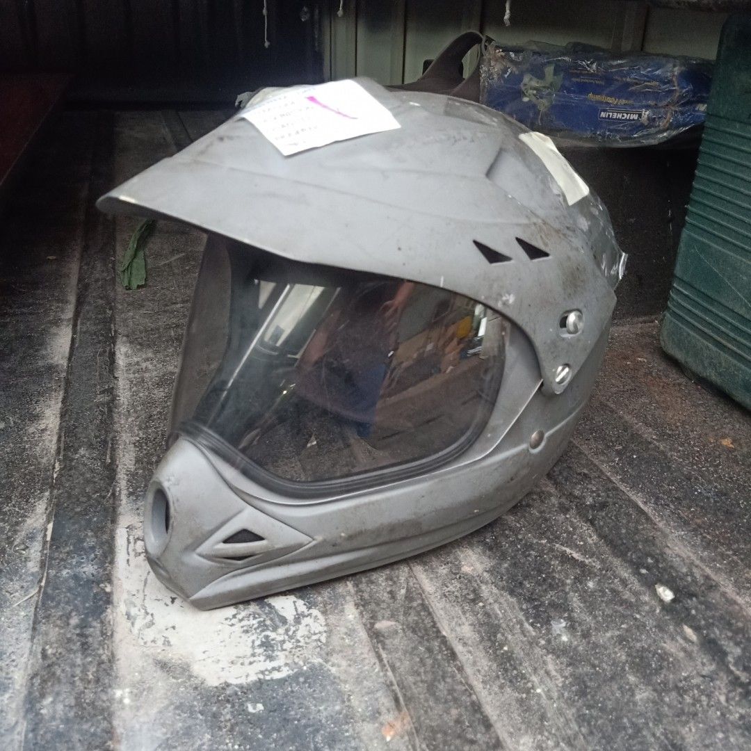 Yamaha Gibson YX3 Racing Helmet (Category: Skates, Rollerblades & Scooters) located in Bulacan. Submitted by mysticdeer.6d7f47 (Listing ID 1389301986, Image 1). Description: Yamaha Gibson YX3 Racing Helmet XL Size Good Foam and straps Cosmetic Issue only.