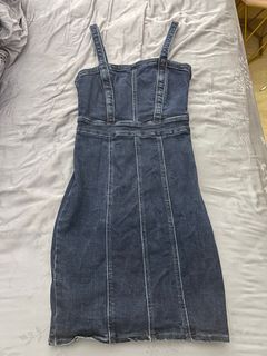 (Category: ) located in . Submitted by myexplodingclosets (Listing ID 1389437964, Image 1). Description: .