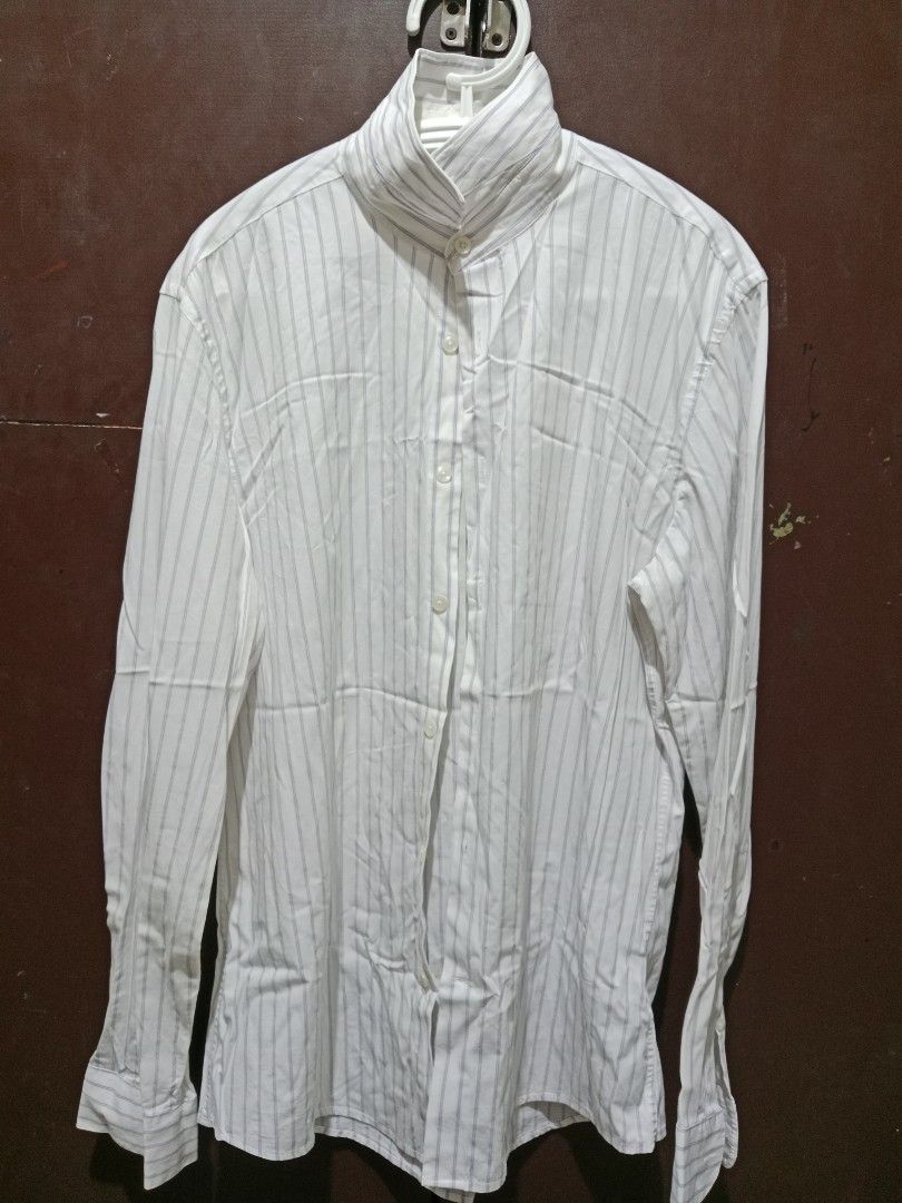 Zara button down polo (Category: Tshirts & Polo Shirts ) located in Quezon City. Submitted by ryanchestercamacam (Listing ID 1389301562, Image 1). Description: zara long sleeved button down dimes : shoulder 18 : length 30 cm large on tag : slim fit no flaws.