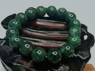 翡翠A貨【花青手串】
花青種，直徑約13.2mm，16粒珠，老花青色，顏色濃而偏藍，珠串基本完好，珠直徑較大，適合男士佩戴，附上證書。
夏日清爽超值價$108064228787853827110