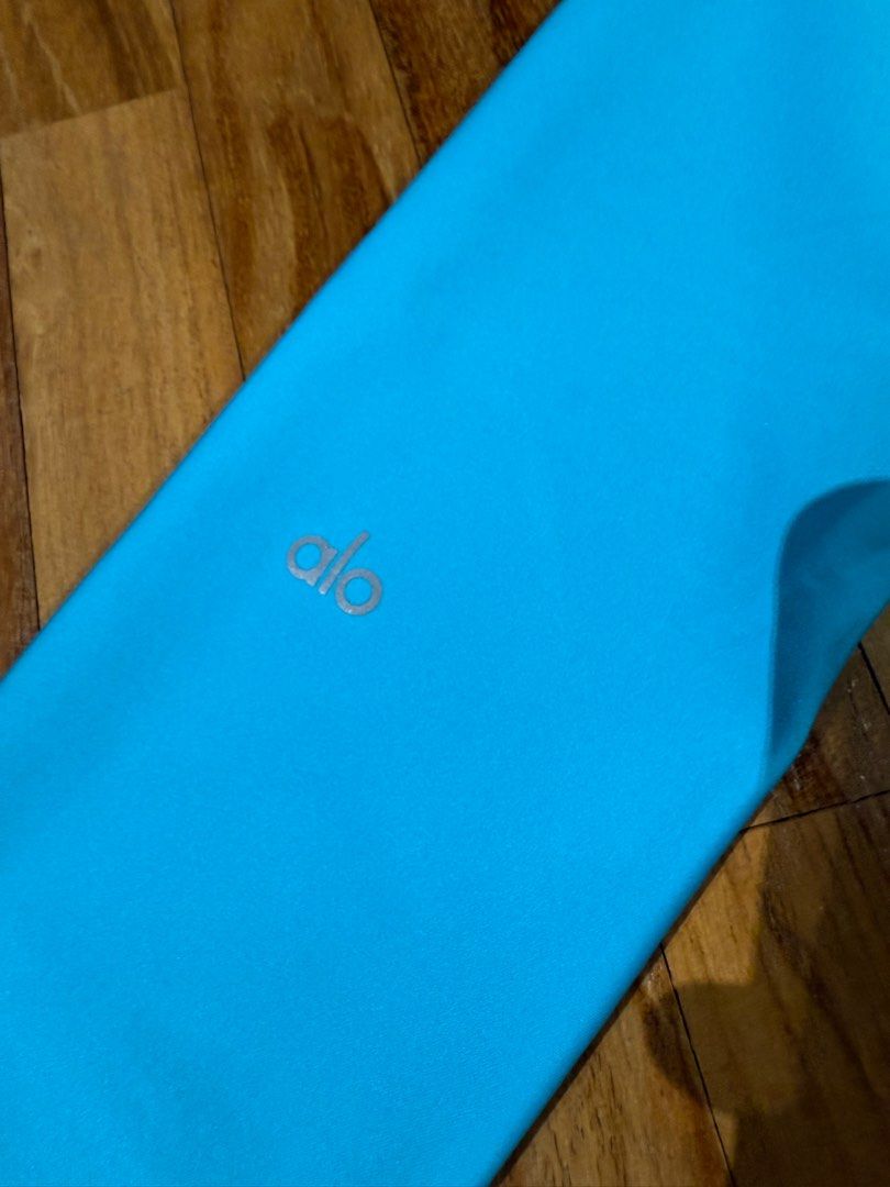 Alo Yoga Airlift 7/8 Leggings - XS- blue (Category: Activewear) located in Singapore. Submitted by bunnygirl1117 (Listing ID 1389524455, Image 3). Description: Price is fixed / do not bargain Payment pay now/ paylah I prefer to mail and Free postage is provided / if self pick up pls pick from Hume Ave - Alo Yoga leggings - Bright blue, size XS - High-waisted - Excellent condition - Made in Vietnam - Comfortable and flattering fit - Great for yoga