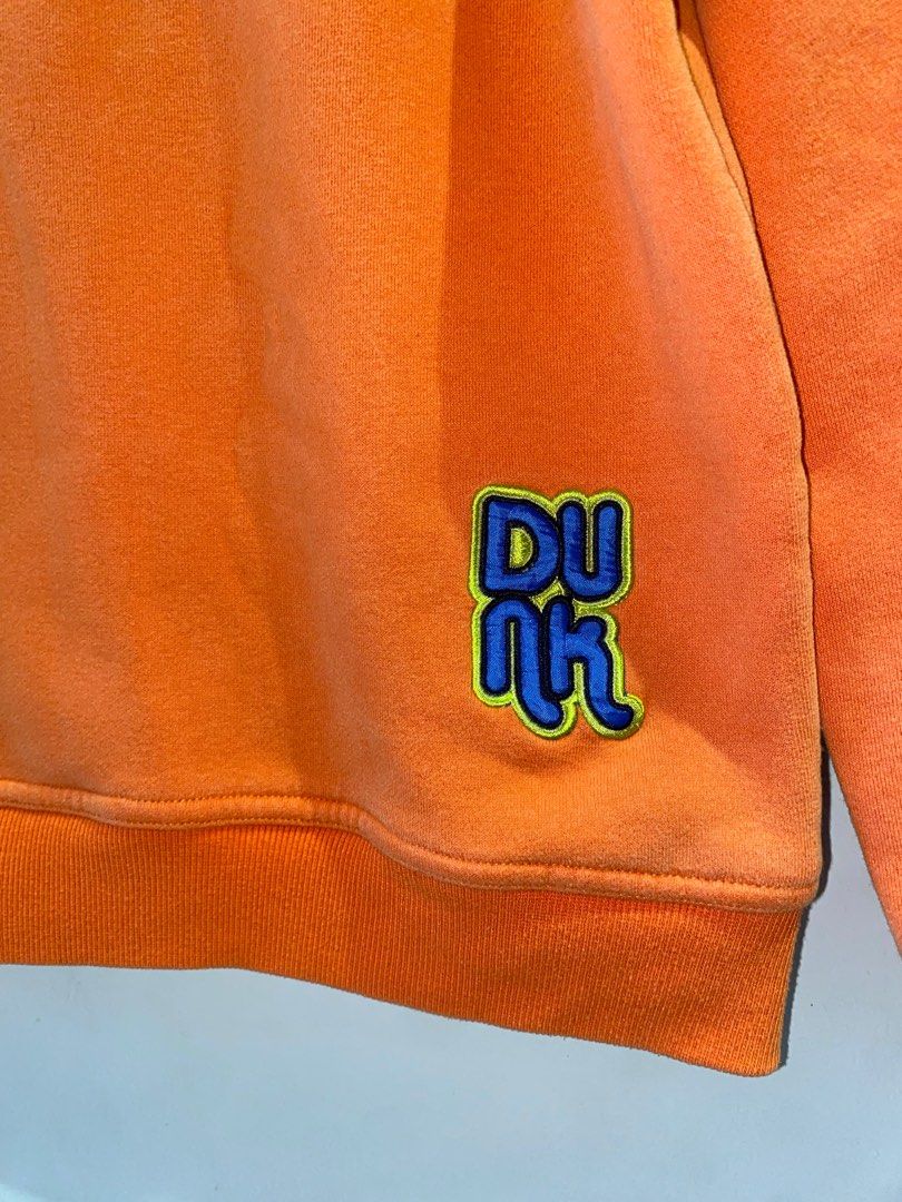 Authentic 1986 Nike SB Hoodie (Category: Coats, Jackets and Outerwear) located in Quezon City. Submitted by lorenzjvb (Listing ID 1389609226, Image 3). Description: FOR SALE! 2000 or best offer Original Nike SB Hoodie from 1986 size: XL, L-26 W-22 sleeve-23 9.5/10 color rate issue: tahi yung kalahati ng 9 (last pic) excellent condition.