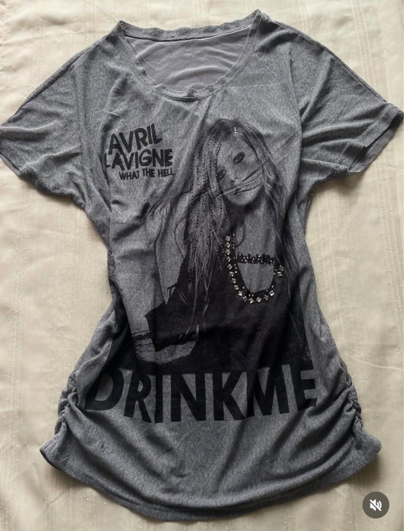 avril graphic xl shirt (Category: Shirts) located in General Santos City (Dadiangas). Submitted by aya__interuppted (Listing ID 1389627602, Image 1). Description: stretchable; oversized fit.