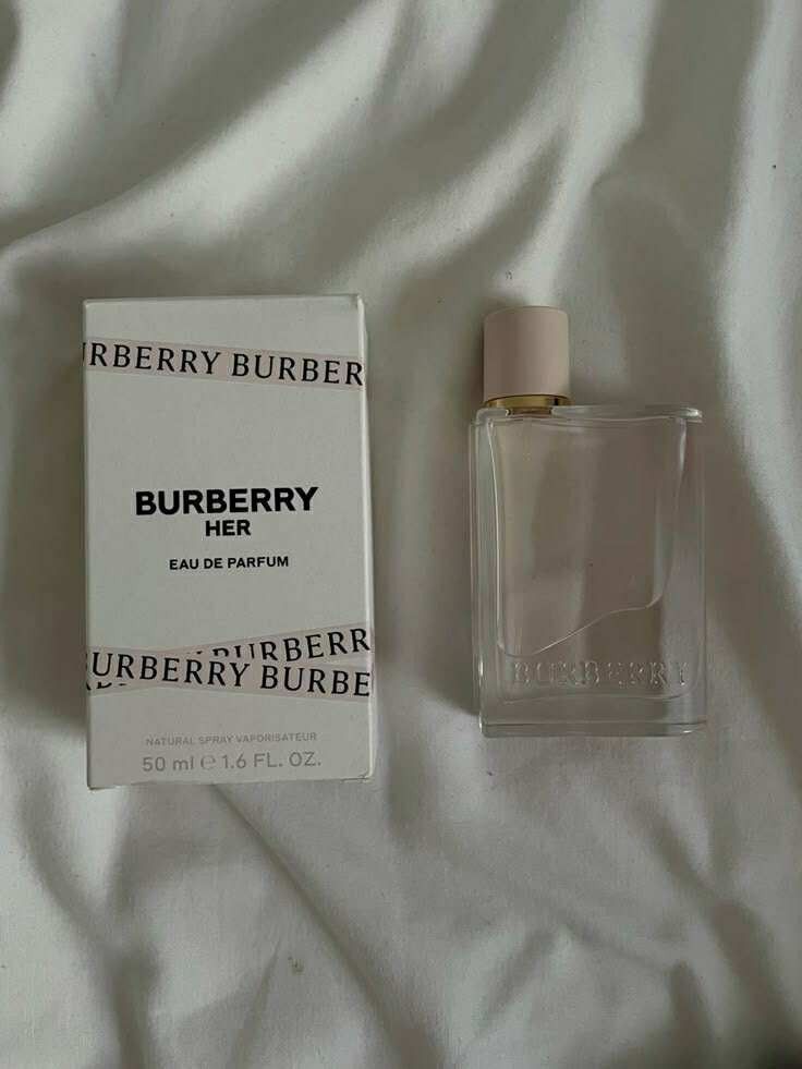 Bùrberry Her perfume (Category: Fragrance & Deodorants) located in Paranaque City. Submitted by jhingpreloveditems (Listing ID 1389655703, Image 3). Description: ✅️ US TESTER ✅️ LONG LASTS 6- 8 hrs (proven ko na) ✅️ Sealed ✅️ PM me for the price ✅️ pre order (1-2 days).