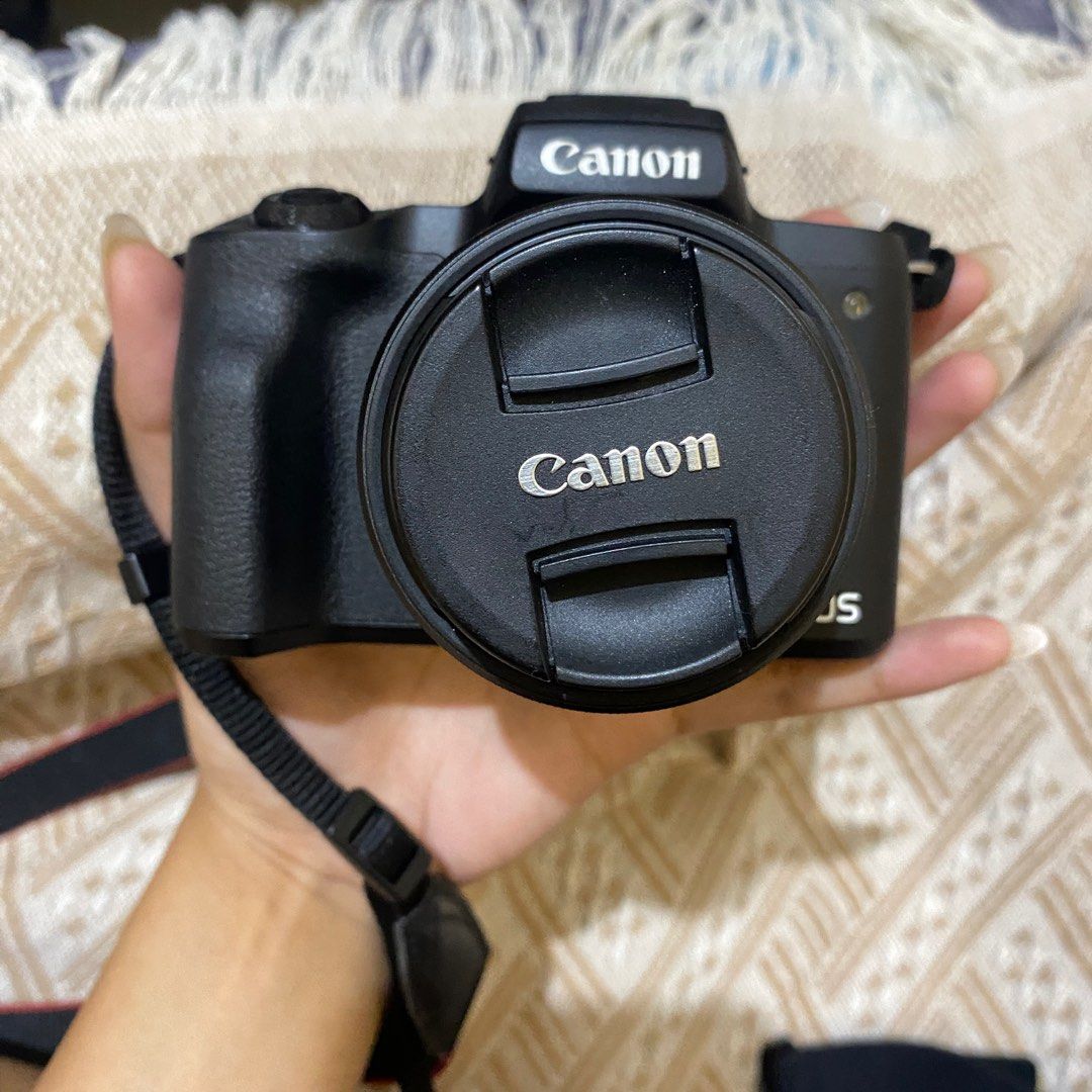 Canon EOS M50 with 15-45mm kitlens (Category: Cameras) located in Quezon City. Submitted by jelly_fres (Listing ID 1389512752, Image 1). Description: Issue: 1. small dots on viewfinder (check last photo, output not affected) 2. nangangalawang na hot shoe (check 3rd photo) Overall 9/10, no issue sa output. Once again, NO ISSUE SA OUTPUT. Smooth pa rin gamitin. GUMAGANA LAHAT NG BUTTONS, INCLUDING FLASH Inclusions: M50 body 15-45mm kitlens Charger 
