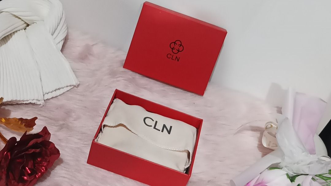 CLN Card Holder (Category: Luxury Bags & Wallets) located in Caloocan City. Submitted by teacherelo72856 (Listing ID 1389657112, Image 2). Description: .