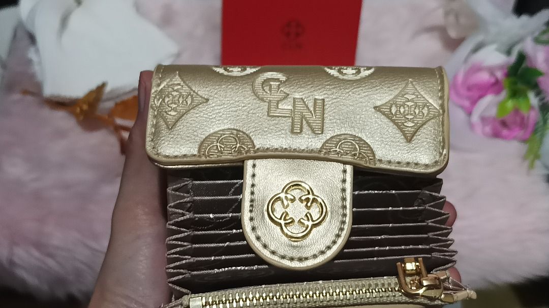 CLN Card Holder (Category: Luxury Bags & Wallets) located in Caloocan City. Submitted by teacherelo72856 (Listing ID 1389657112, Image 3). Description: .