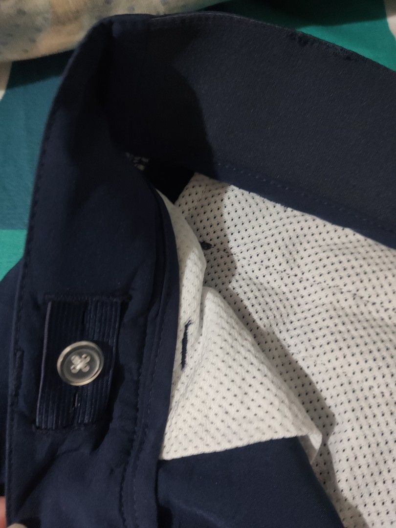 Crown and ivy motion flex shorts 30w (Category: Shorts) located in Manila. Submitted by nnozy (Listing ID 1389546335, Image 3). Description: too long, decluttering add sf via jnt.