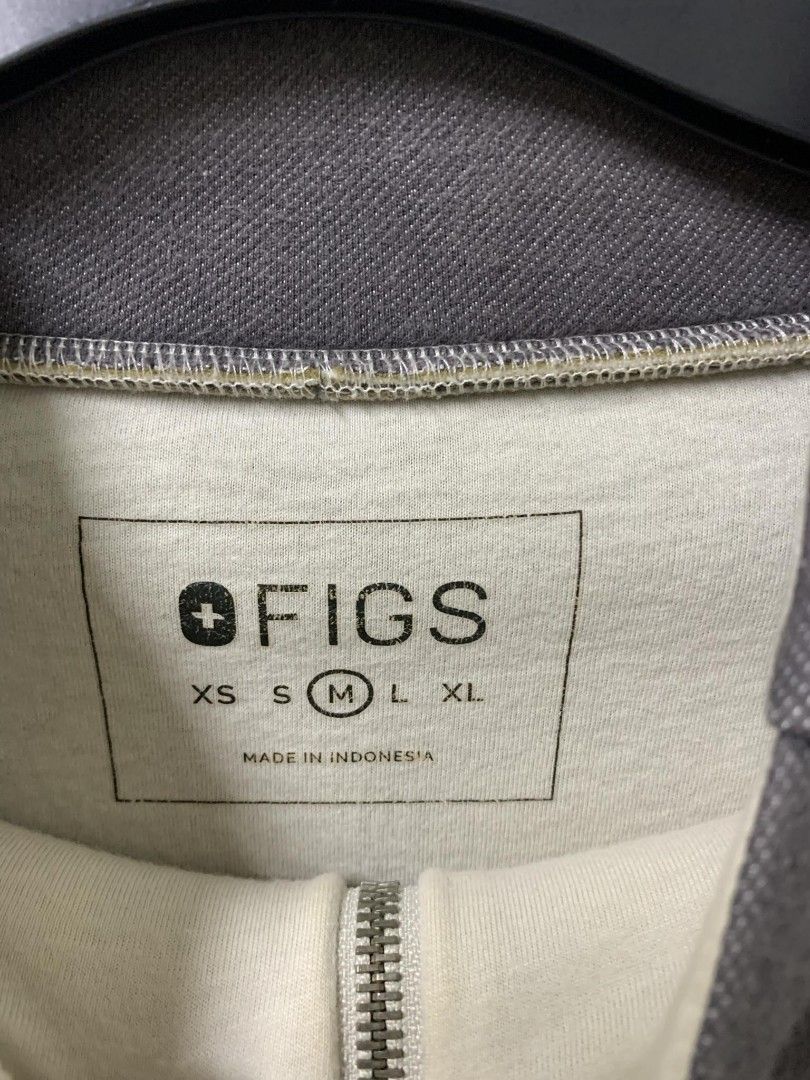 FIGS NEOPRENE HALF ZIPPER JACKET (Category: Activewear) located in Manila. Submitted by getthiztodymoonfhph (Listing ID 1389660560, Image 2). Description: Will update dimension soon Minor issue see last pic Pasig location Payment gcash or bank transfer.