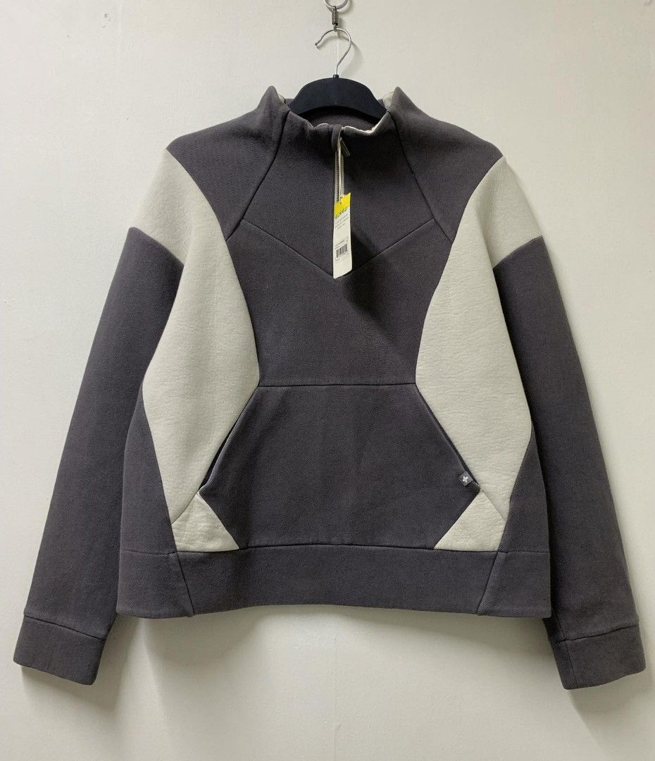 FIGS NEOPRENE HALF ZIPPER JACKET (Category: Activewear) located in Manila. Submitted by getthiztodymoonfhph (Listing ID 1389660560, Image 1). Description: Will update dimension soon Minor issue see last pic Pasig location Payment gcash or bank transfer.