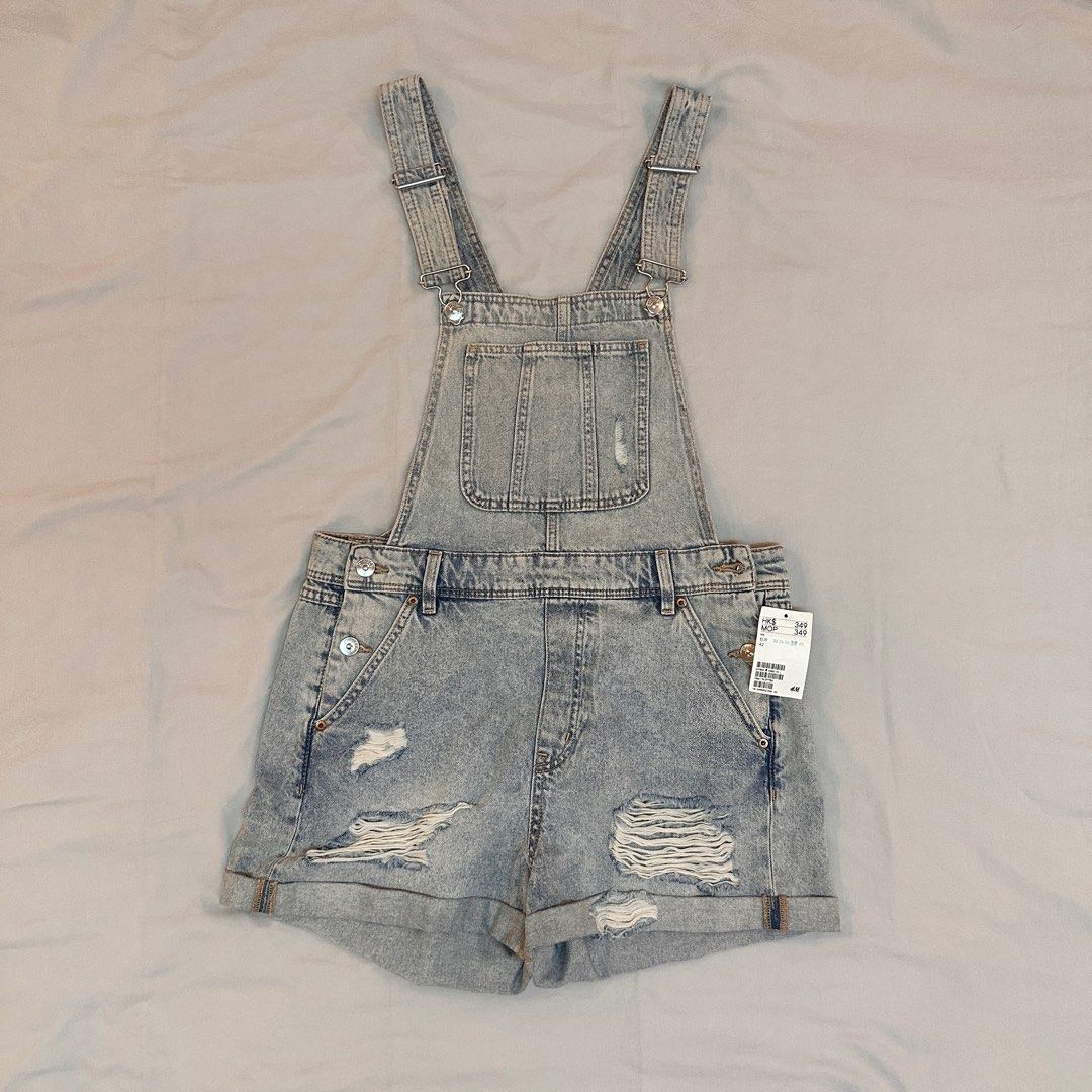 H&M DIVIDED Light Blue Denim Overalls Shorts (Category: Other Bottoms) located in Quezon City. Submitted by _crackle_ (Listing ID 1389523315, Image 1). Description: - Brand new, never been used before - Purchased in HK.