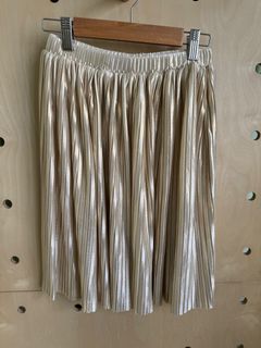 (Category: ) located in . Submitted by thevclosetph (Listing ID 1389619326, Image 1). Description: .