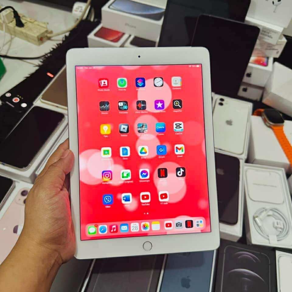 iPad Air2 128gb with sim slot (Category: iPad) located in Quezon City. Submitted by mjmassortedfinds (Listing ID 1389562408, Image 3). Description: iPad Air2 128gb with sim ₱6,999 nalang po unit + charger only (no box).