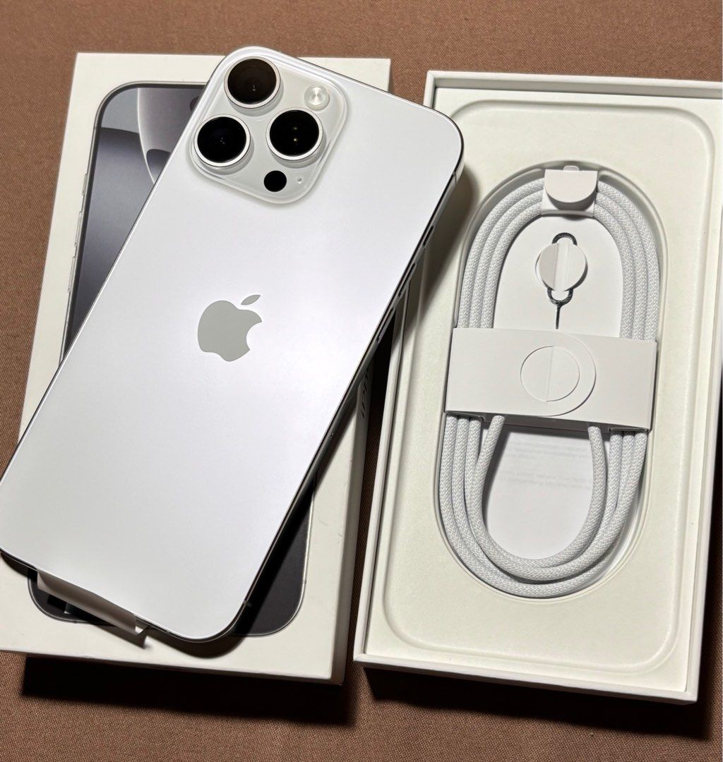 iPhone 16 Pro Max 256gb Days Old Openline White (Category: iPhone 16 Series) located in Quezon City. Submitted by mva08 (Listing ID 1389646808, Image 2). Description: For Sale or Swap sa iPhone Brand new condition iPhone 16 Pro Max 256gb White Days Old (5 cycle count lang nakatago na sa box) Warranty until August 25, 2026 from The Loop Openline Bagong bago pa‼️ wala na ko need ipaliwanag Complete unused original package ₱61,000 WAG NA MAG PM YUNG