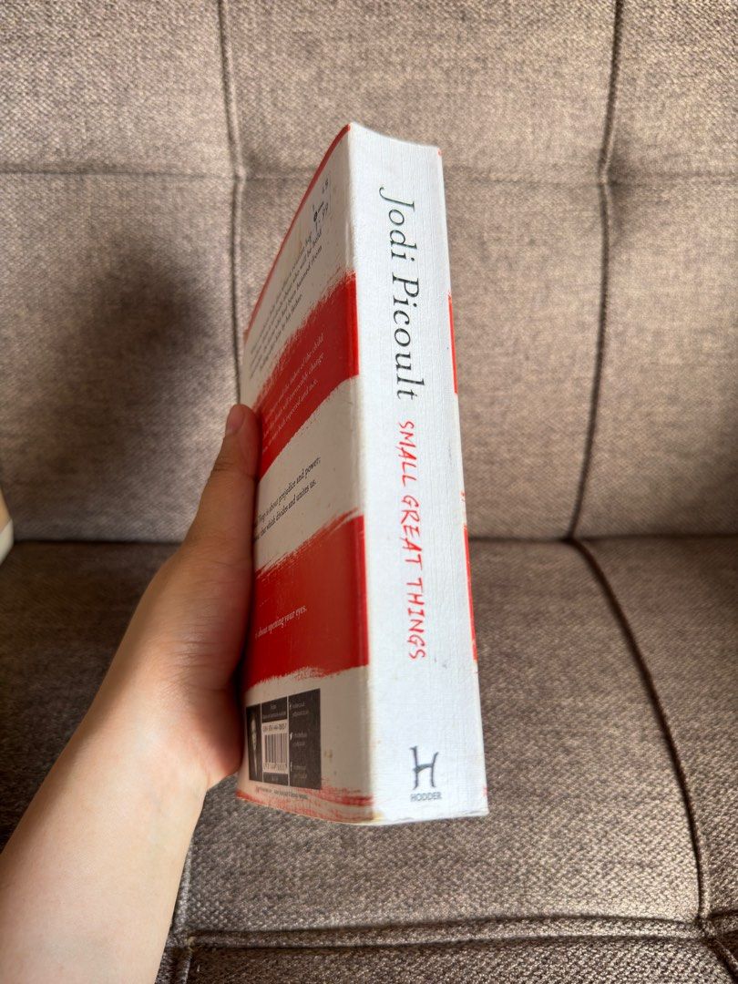 Jodi Picoult - Small Great Things (Category: Storybooks) located in Kawit. Submitted by thenookofeli (Listing ID 1389527223, Image 3). Description: [PRELOVED OG] Small Great Things by Jodi Picoult paperback MOP: Gcash or Bank Transfer MOD: J&T, Lalamove or LBC LOC: Kawit,Cavite 🌸 These are preloved books but in good condition/intact pages. Please expect some minimal flaws such as foxing, tanning and other signs of usage. 🌸Willing to provide vid