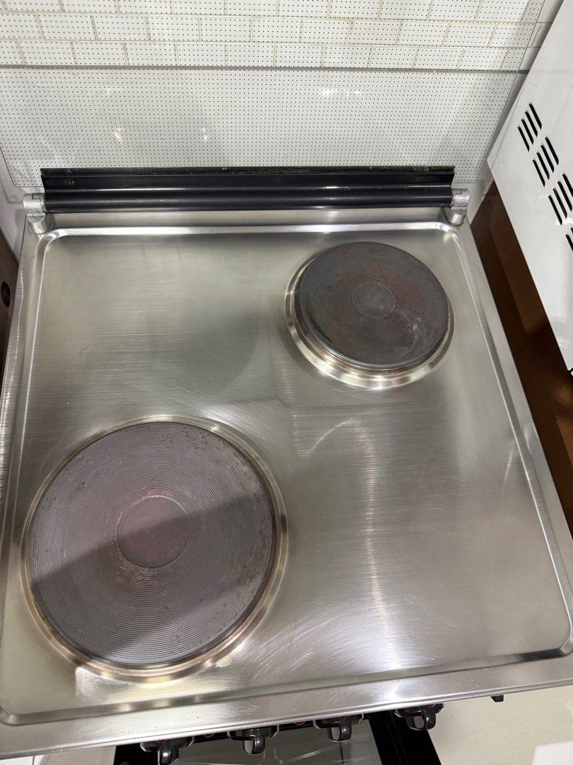 La Germania Cooking Range FS5002-40XR (Category: Cookers) located in Quezon City. Submitted by lexie1102 (Listing ID 1389388799, Image 2). Description: External Dimensions: Ht: 88cm Depth: 54cm Width: 50cm Description: 2 hotplates bottom electric oven Well- Used with care Reason for selling- upgrade Pick up at BGC across SM Aura.
