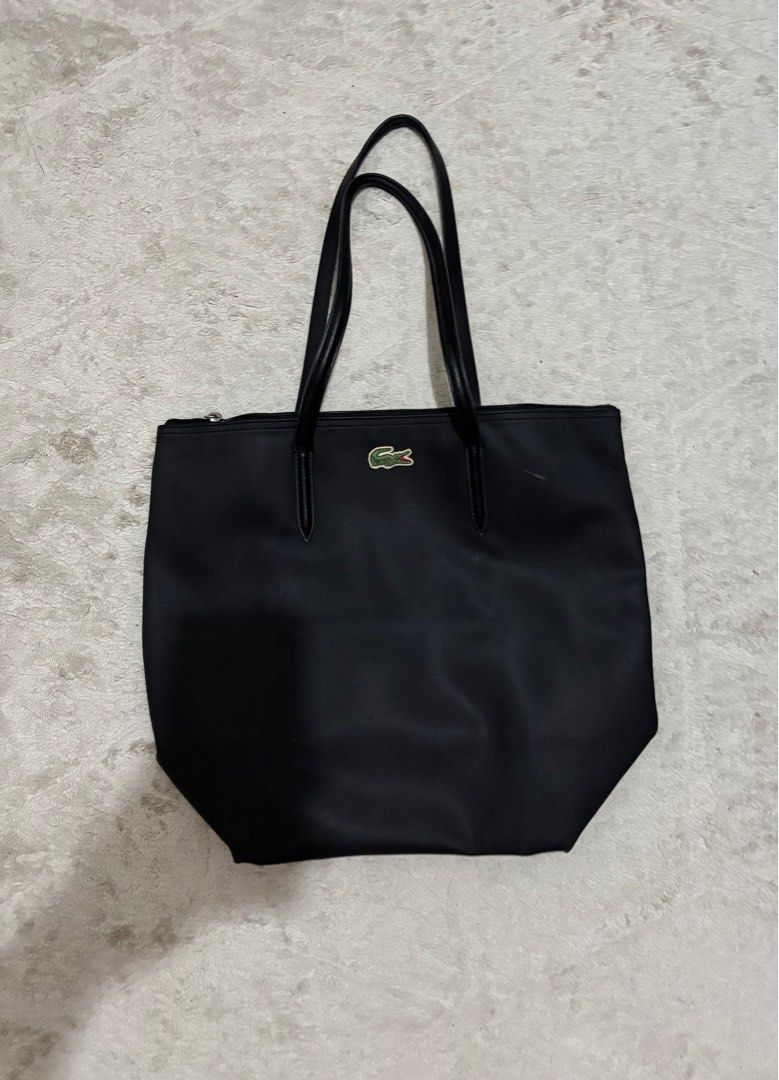 Lacoste Vertical Tote (Category: Shoulder Bags) located in Manila. Submitted by purple.rish (Listing ID 1389641975, Image 1). Description: .