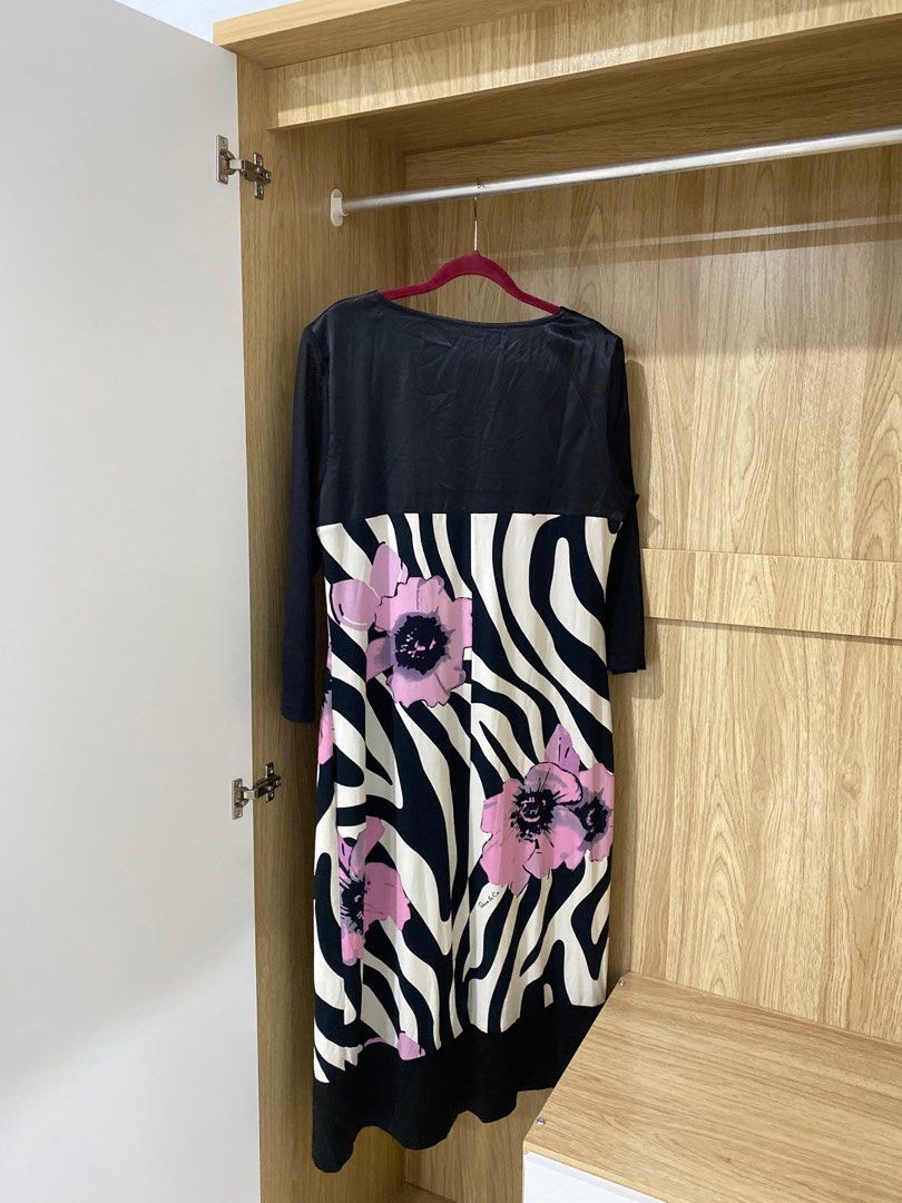 LONGDRESS | MINI DRESS| DRESS KAOS | DRESS BRUKAT | TILE | DRESS MELAR | DRESS LUCU | OL | OVERALL | DRESS BUNGA | DRESS SAILOR | DRESS PL MIDI DRESS (Kategori: Gaun & Rok) berada di Mojokerto. Dikirim oleh theissoka (ID iklan 1389533685, Gambar 3). Deskripsi: stok cuma 1 detail chat yaaa.